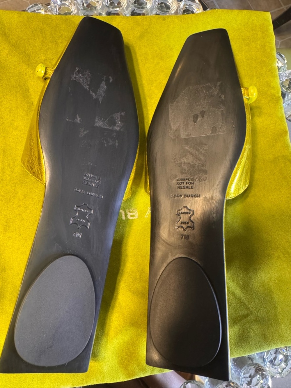 Tory Burch Pierced Leather Square Toe Mules/ Sandsls in Gold. Size 7 - Picture 9 of 9
